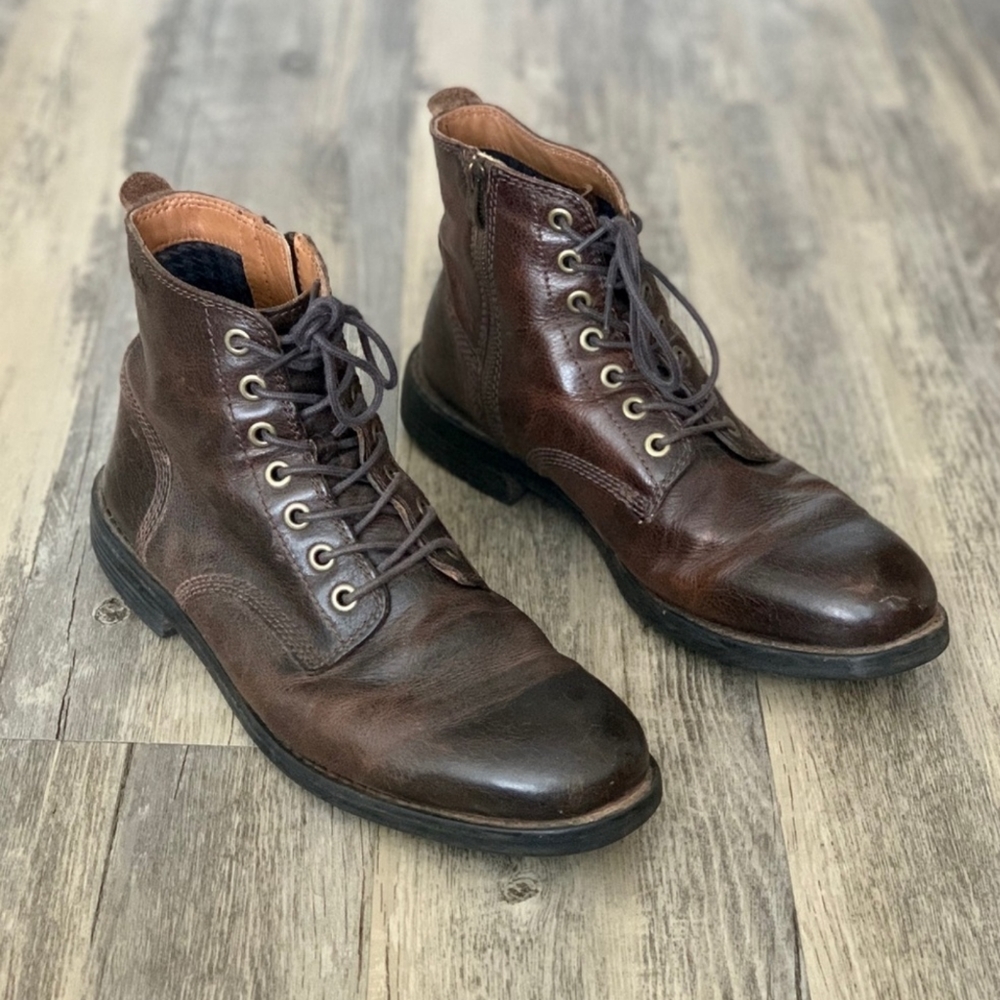 Clarks Brown Lace Up Boots Leather size 9 mens